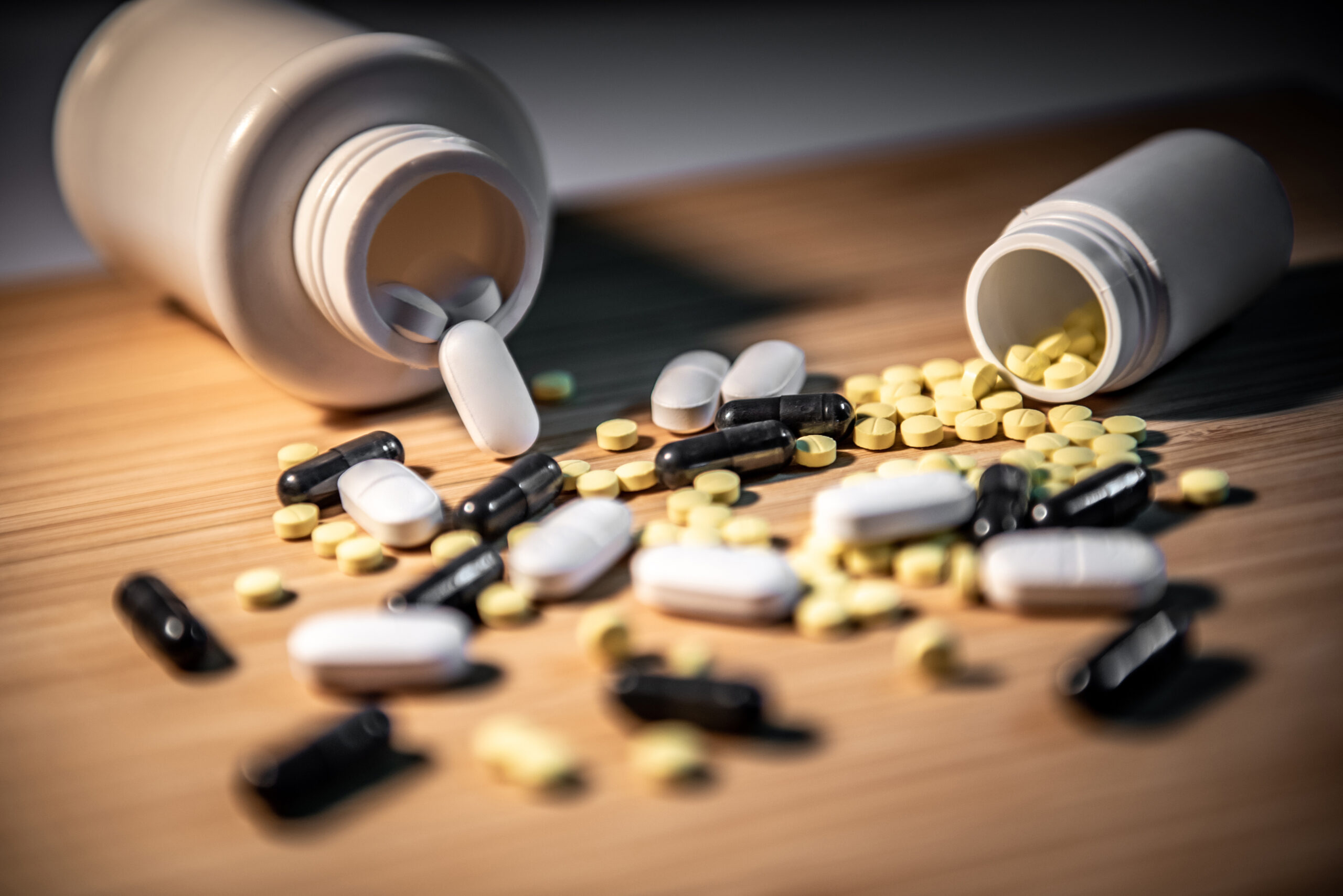 Managing Chronic Conditions with Medications: Understanding the Benefits and Side Effects